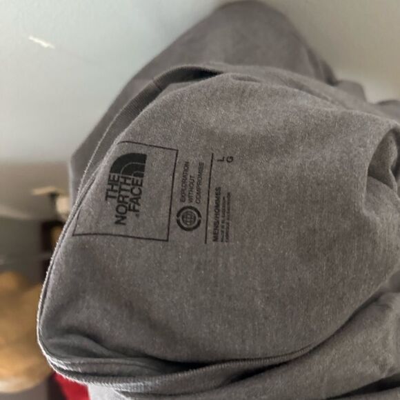 The North Face Mens Large Gray Short Sleeve Tee - Picture 5 of 5